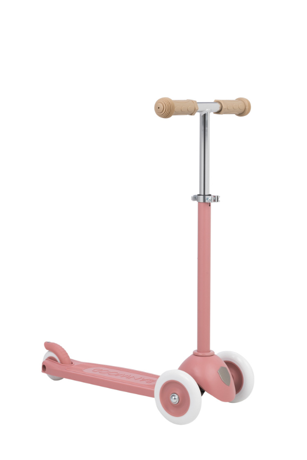 palstic yhree wheel scooter for kids with raspberry color